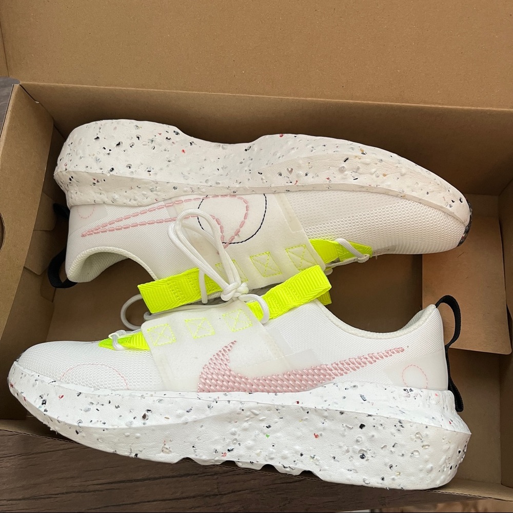 NIKE WOMEN'S CRATER IMPACT SHOES SZ 8 - White - Picture 9 of 10